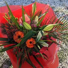 Festive feel bouquet
